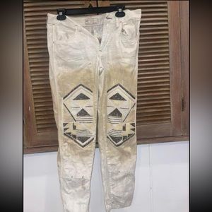 Free people size 27 white wash jeans